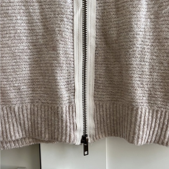 American Eagle Sweater, XS - Picture 6 of 6